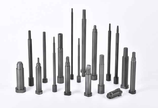 Manchons d'éjection de précision : solutions personnalisées à revêtement TiN pour moules d'emballage à grande vitesse